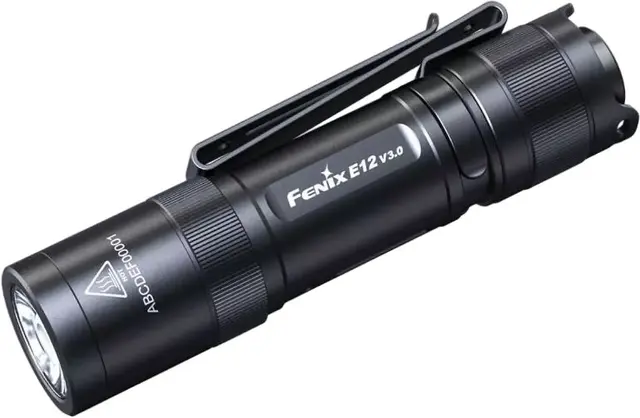 Fenix E12R V3.0 LED Lykt 200lm Kompakt minilykt med klips 