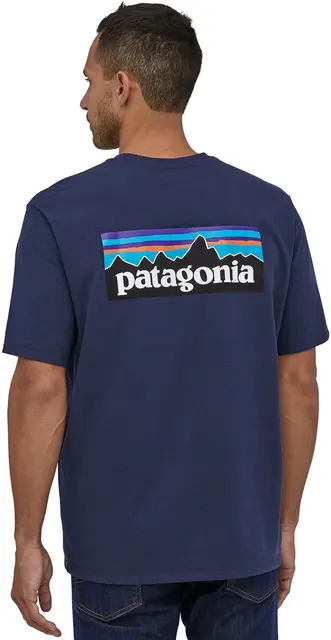 Patagonia M P-6 Logo Responsibili-Tee S Classic Navy T-skjorte med patagonialogo 